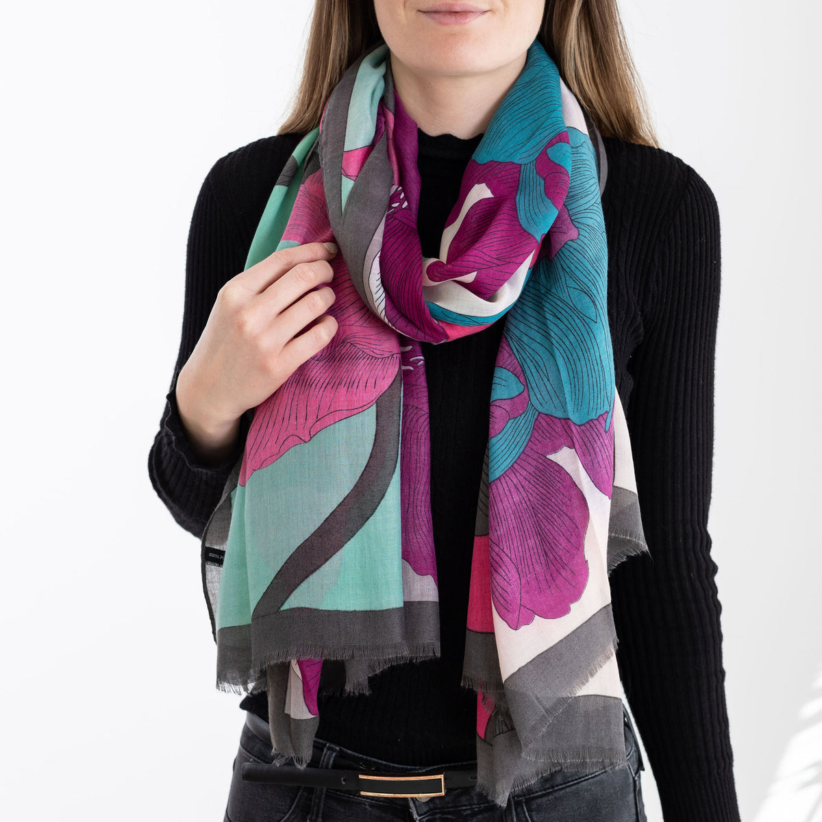 Washable Cashmere Wrap - Silver Peony – Pour Les Femmes